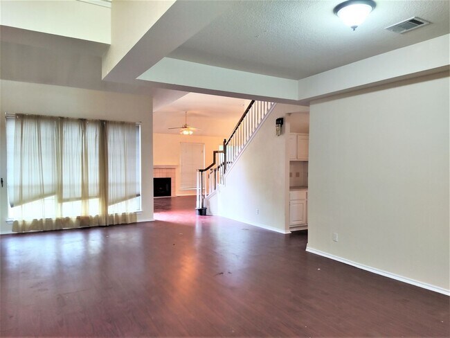 Building Photo - House for lease in Austin.