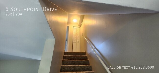 Building Photo - 6 Southpoint Dr