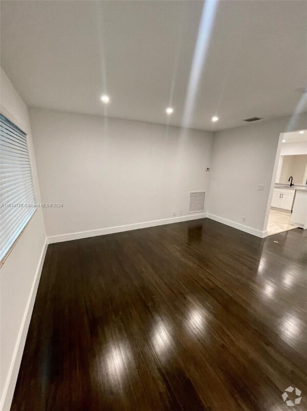 Windemere Woode Apartments for Rent with a Garage Miami, FL 1