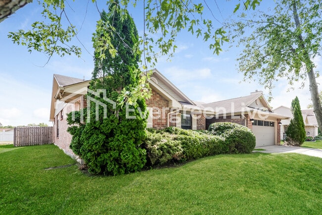 Building Photo - 6621 Deer Knolls Dr