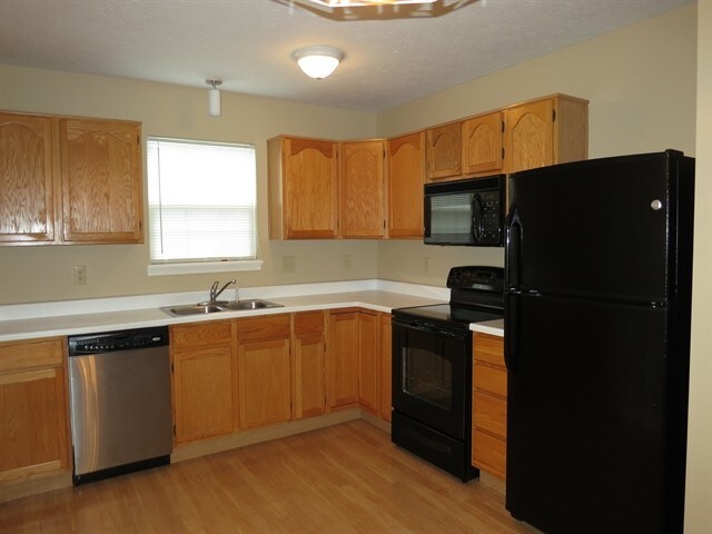 Building Photo - 3836 Rosefinch Circle