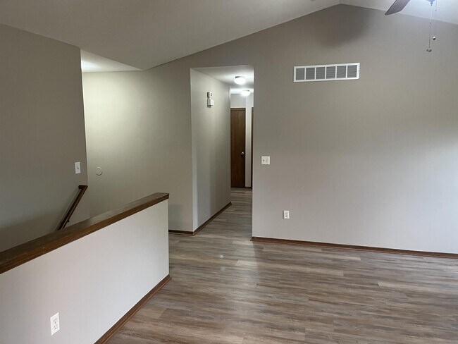 Foto del edificio - 2715 N Parkdale St