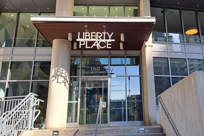 Photo du bâtiment - 150 E Liberty St