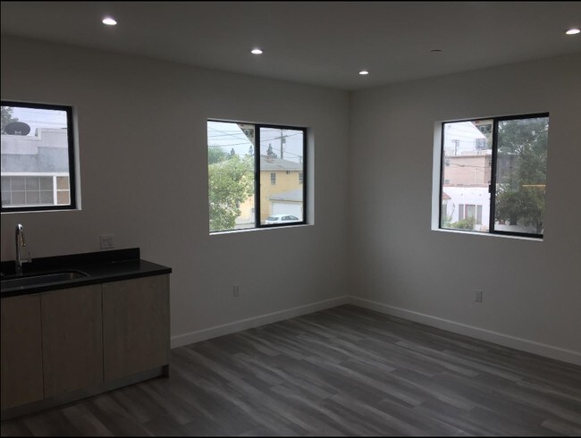 Interior Photo - 6824 Ben Ave