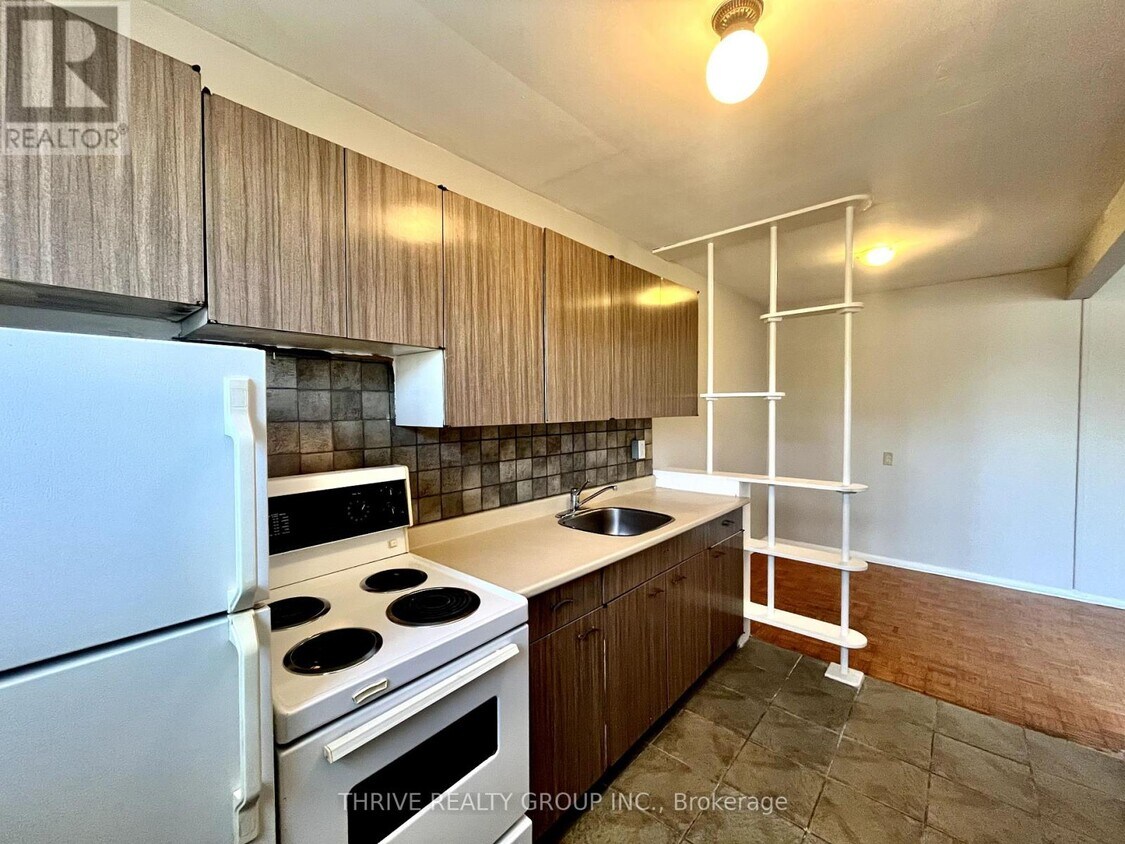 Primary Photo - 435-435 Nelson St