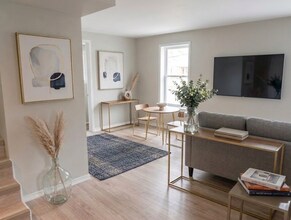 Building Photo - 26 Rockvale Ave