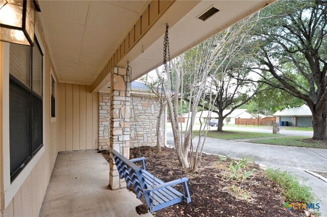 Building Photo - 1215 Clearwater Dr