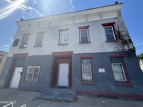 Building Photo - 663 2nd Ave