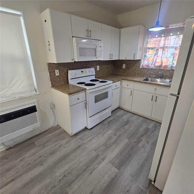 Foto del edificio - 108 SE 10th Ave