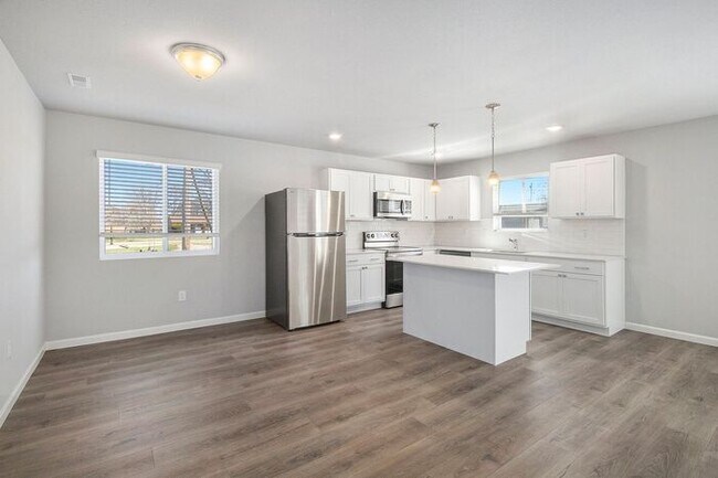 Foto del edificio - 504 Homewild Ave