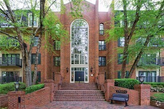 Building Photo - 27306 Plantation Dr NE