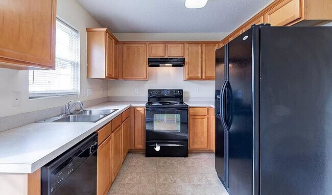 Foto del edificio - 320 Hidden Timber Ln