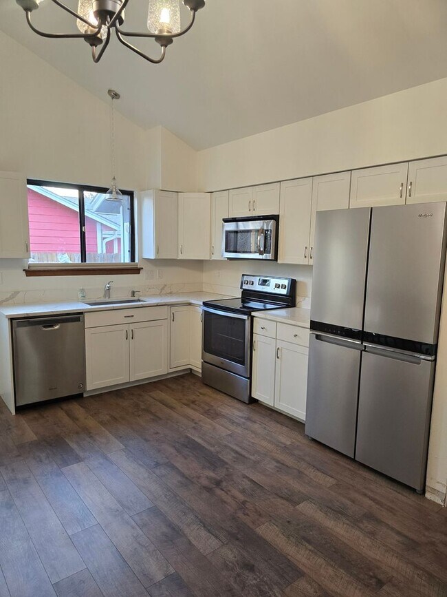 Foto del edificio - Charming 3BR House in Louisville