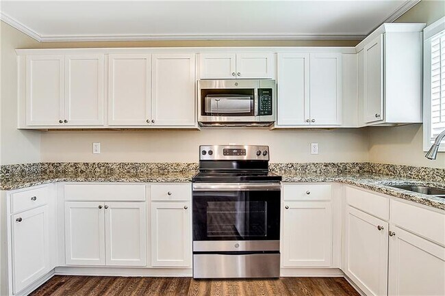 Building Photo - 3670 Leisure Ln