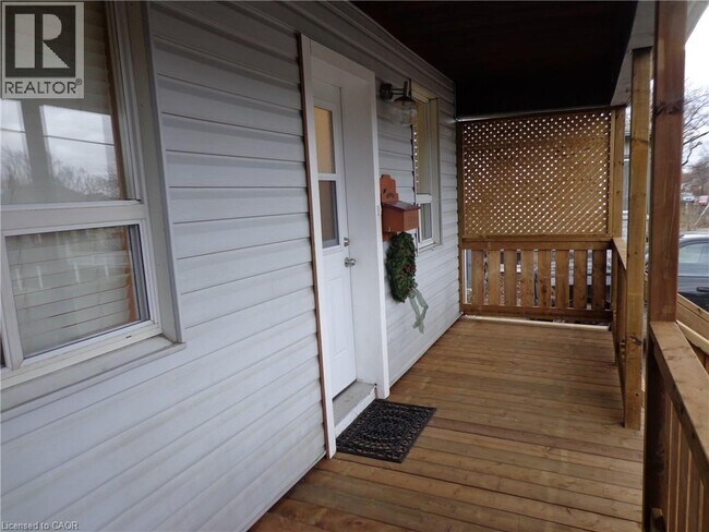 Photo du bâtiment - 212 McAnulty Blvd