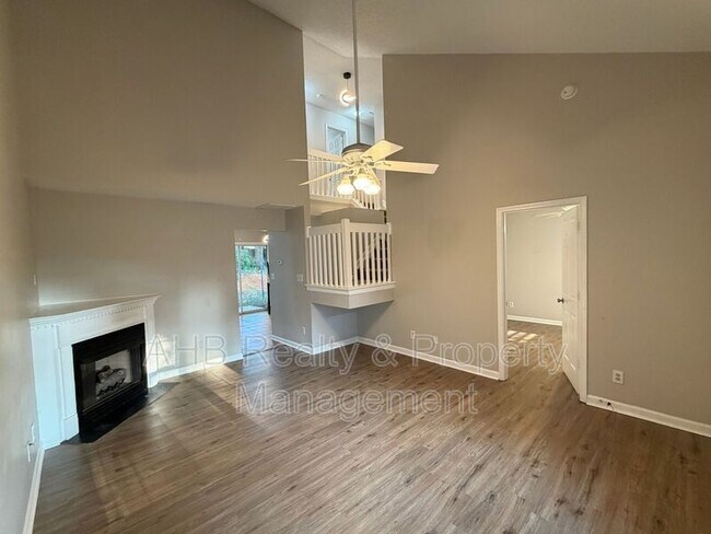 Building Photo - 1047 Oak Blossom Way