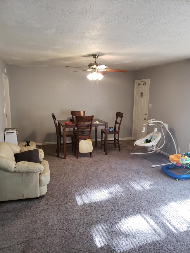 Building Photo - 10505 Corrington Ave