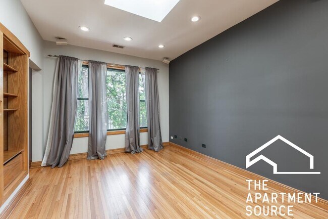 Building Photo - 2 bedroom in Chicago IL 60618