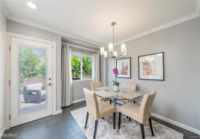 Foto del edificio - 3 br, 1.5 bath House - 3734 W 225th St