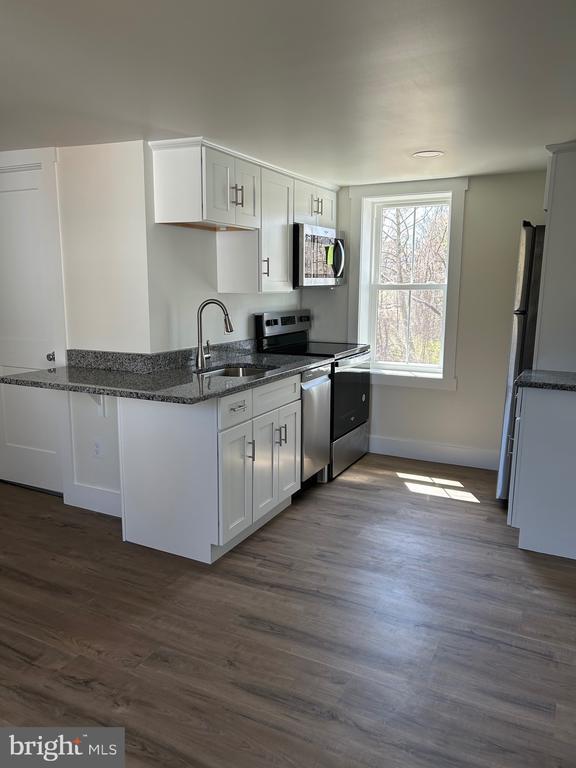 Building Photo - 152 N Walnut St