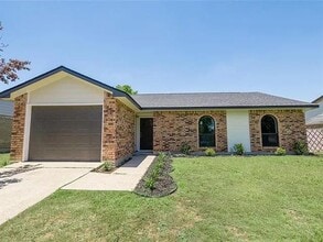 Building Photo - 9403 Timberbluff Rd