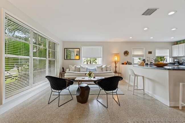 Building Photo - 708 Westwind Dr