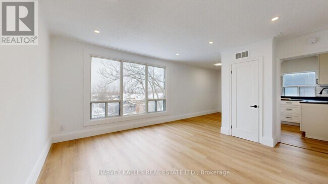 Photo du bâtiment - 1252 Davenport Rd