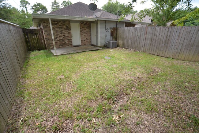 Building Photo - Zachary School District!  Newly updated 3 ...