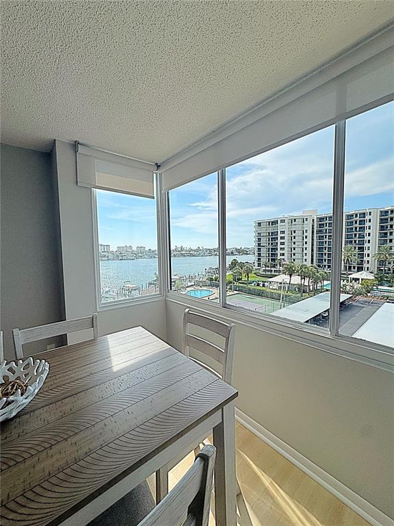 Foto del edificio - 660 Island Way