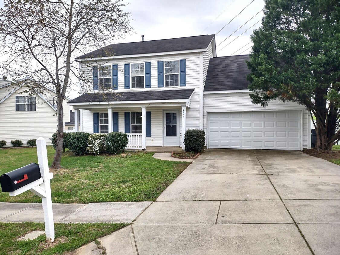 Foto principal - Move-In Ready Home located in the Back Cre...