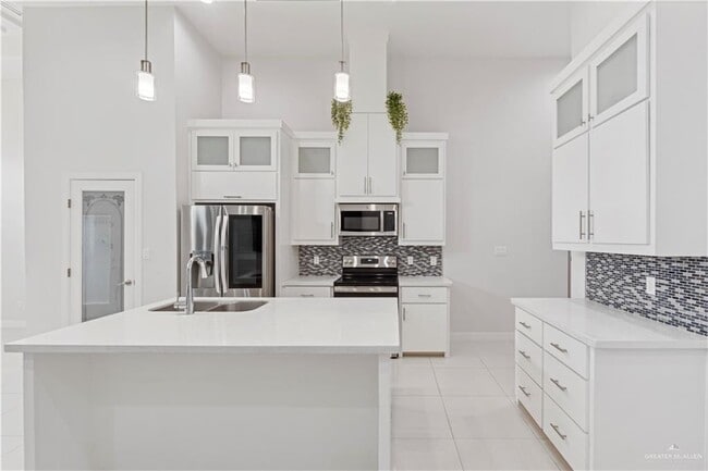 Building Photo - 28 Ozark Ave