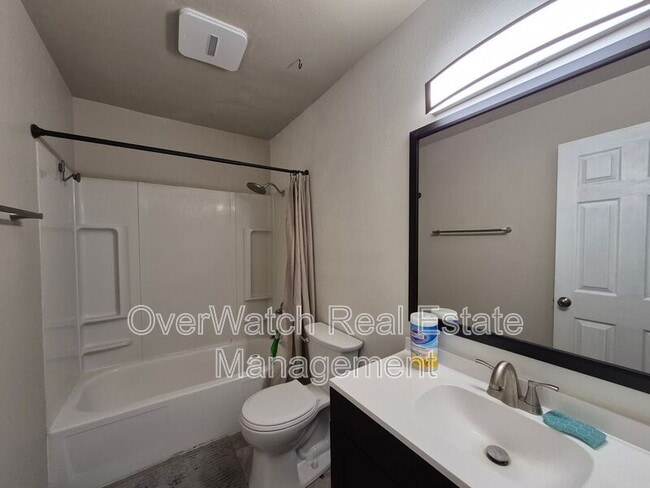 Foto del edificio - 3162 Tarwater Ave