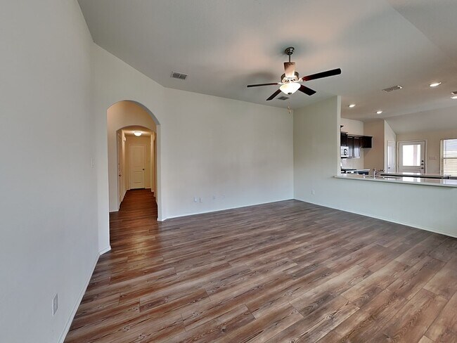 Photo - 316 Saguaro Dr House