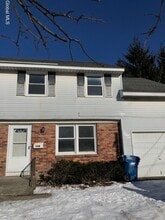 Building Photo - 32 Swayze Dr