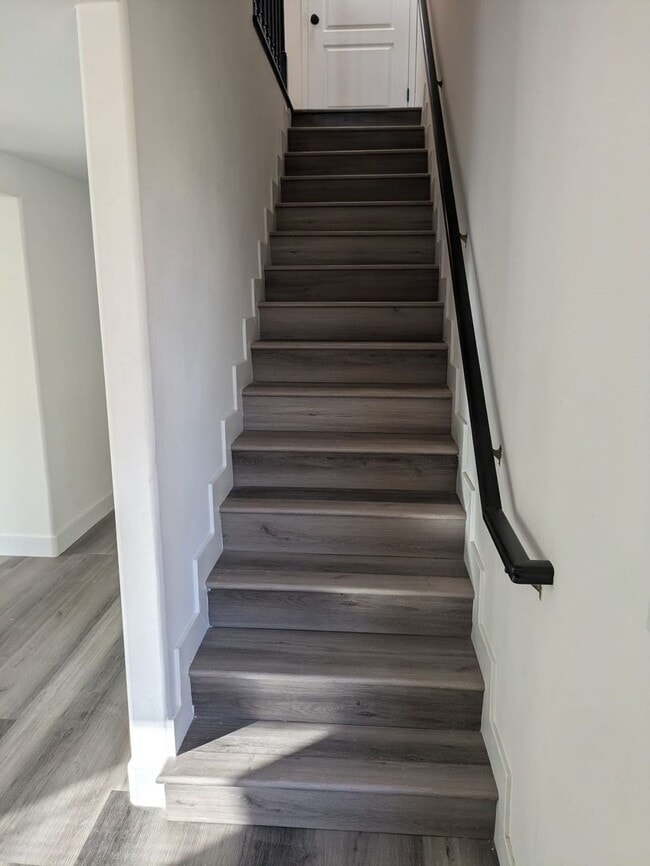 Foto del edificio - 305 N Cedar St