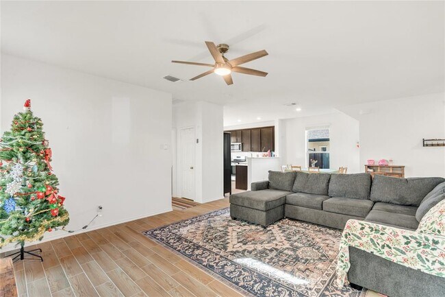 Foto del edificio - 308 Singing Dove Wy