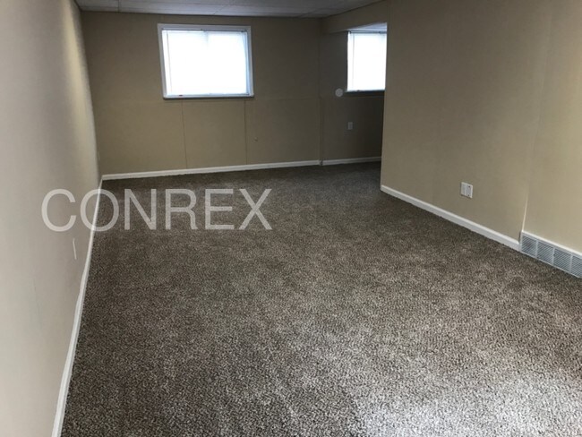 Building Photo - 5293 Lindora Dr