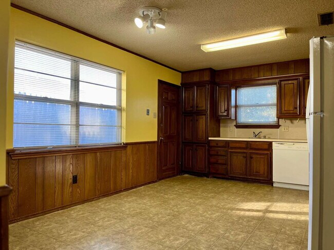 Building Photo - 2308 74th St