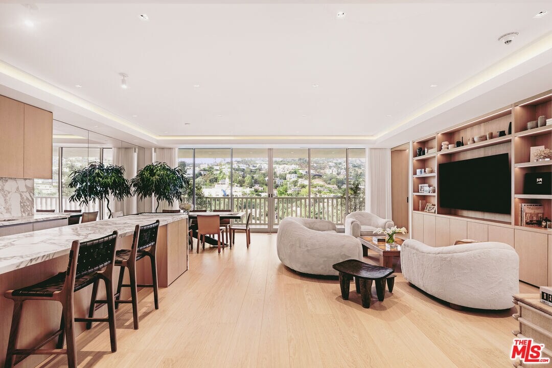 Foto principal - 9255 Doheny Rd