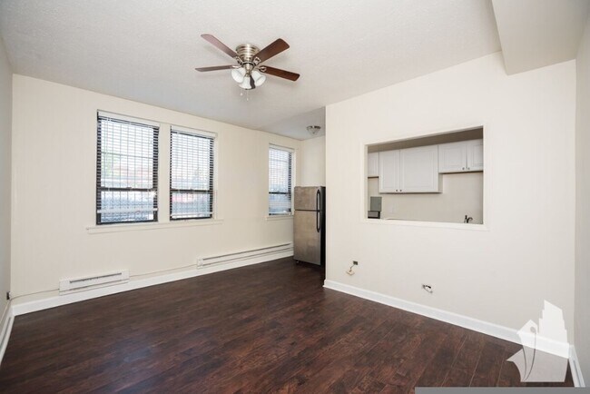 Foto del edificio - 3342 N Marshfield Ave