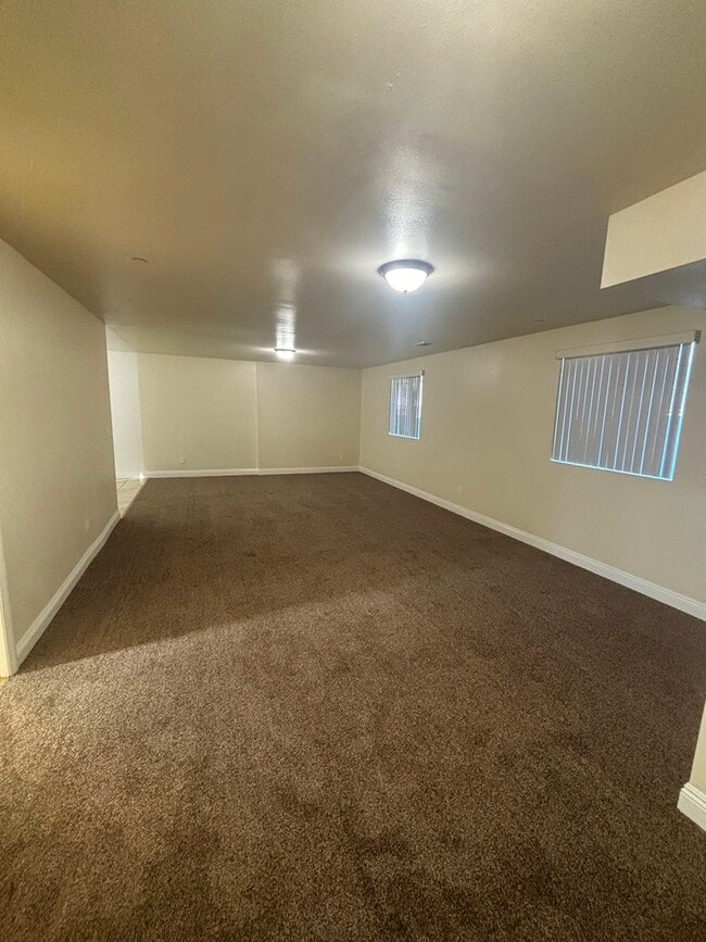 Building Photo - 155 W 77th St