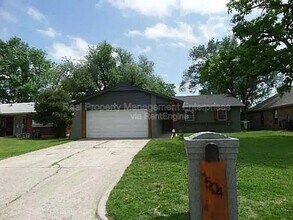 Building Photo - 504 N Bath Ave