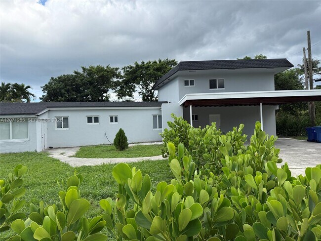 Foto del edificio - 17690 NE 19th Ave
