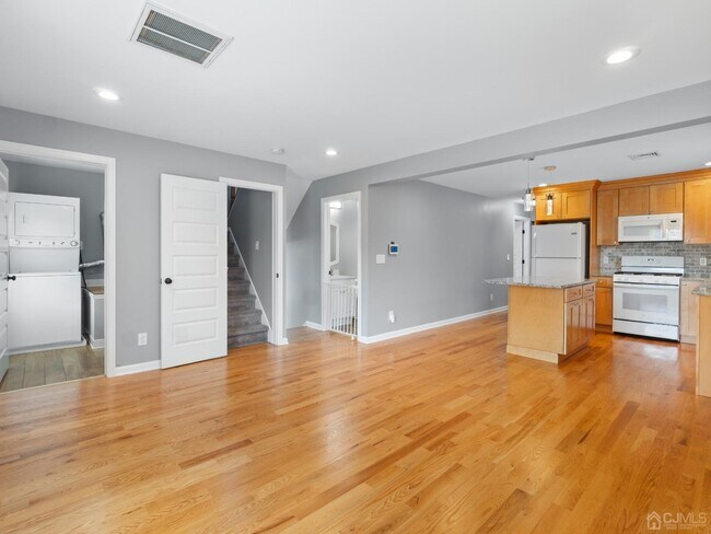 Foto del edificio - 348 1st St