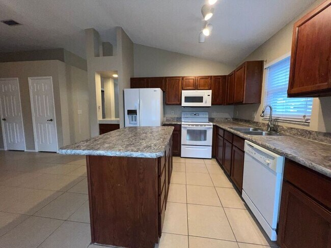 Building Photo - 1004 Sugarberry Trail