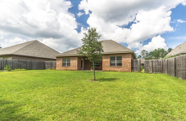 Building Photo - 32 Sonata St