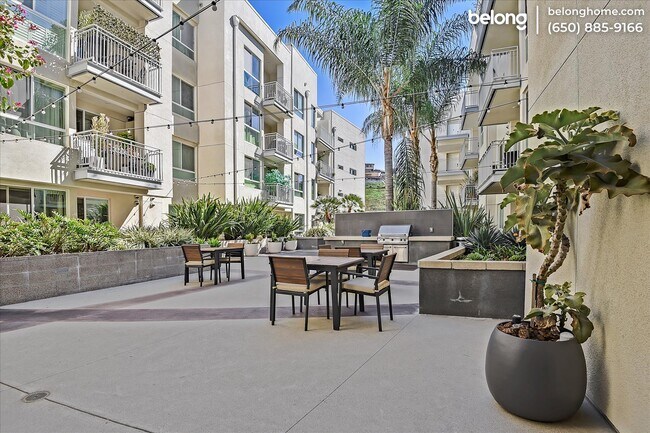 Foto del edificio - 12655 Bluff Creek Dr