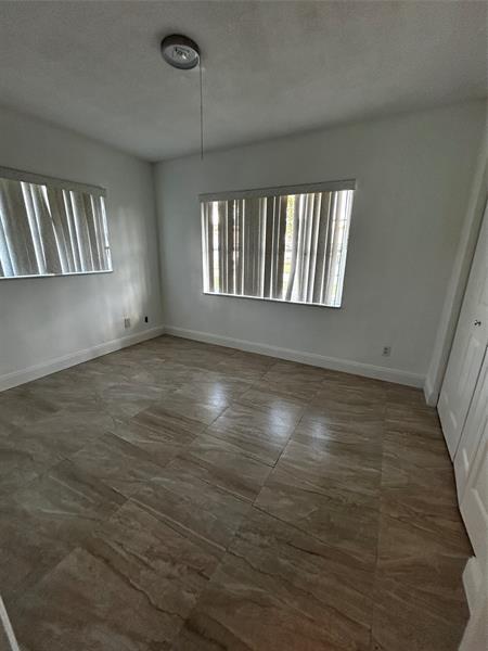 Building Photo - 9703 NW 70th Ct