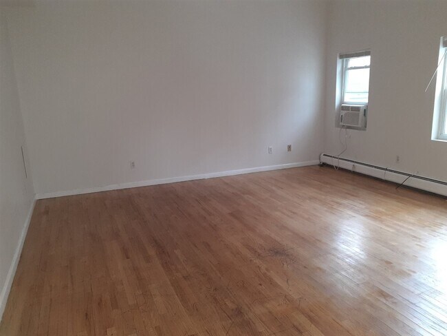 Foto del edificio - 282 Grand St