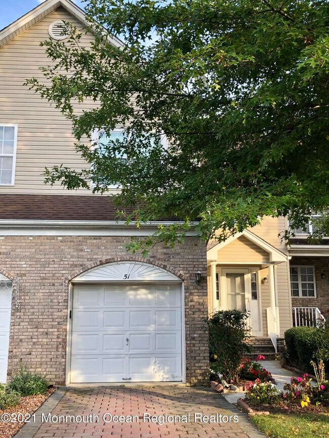 Building Photo - 51 Tennyson Rd